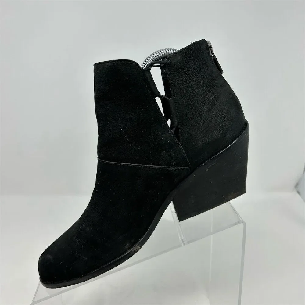 Eileen Fisher Black Leather Ankle Booties Size 7.5 Casual Back Zip Closure